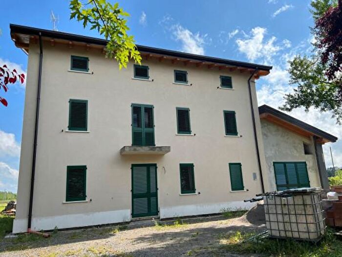 Casa con 6 locali in vendita in San Damaso, Modena