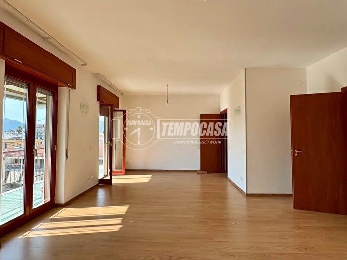 Appartamento trilocale in vendita in Via Pasquale Amato, Caserta