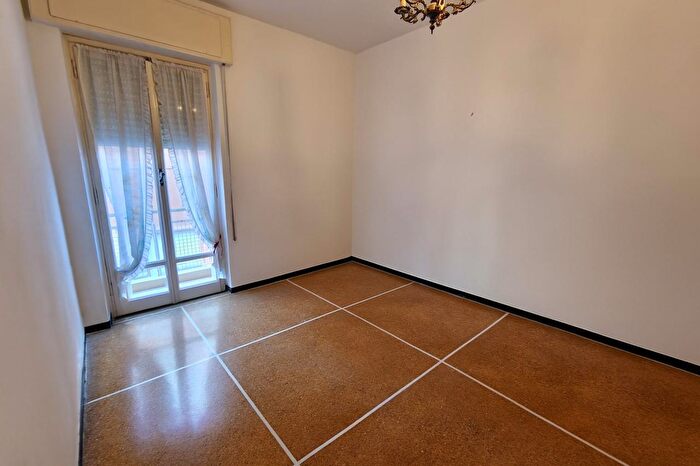 Appartamento trilocale in vendita in Via della Pineta, Rapallo