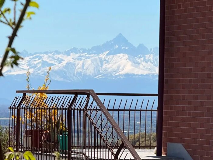 Appartamento con 5 locali in vendita in Strada Revigliasco, Moncalieri