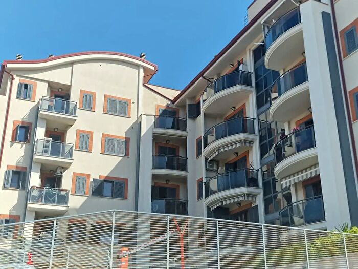 Appartamento in vendita in Via Giacinto Bicurin, Roma