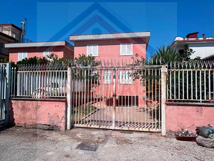 Casa quadrilocale in affitto in Via Staffetta, Lago Patria, Giugliano in Campania