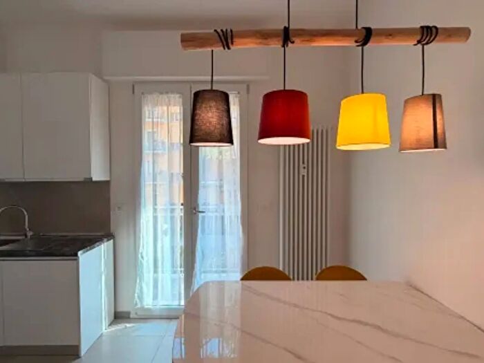 Appartamento trilocale in vendita in Via Giuseppe Ruggi, Bologna