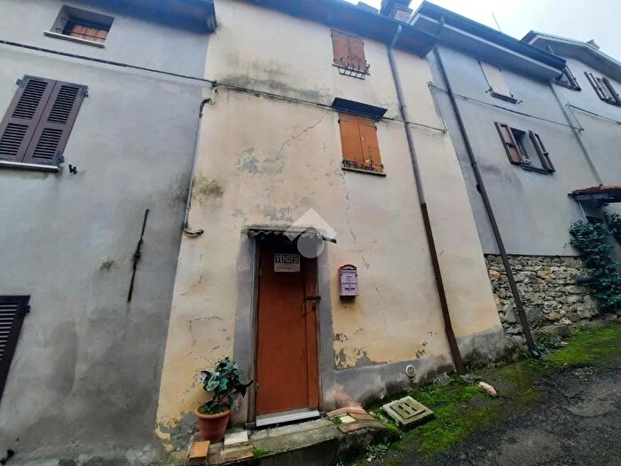 Casa bilocale in vendita in Via Vincini, Vernasca