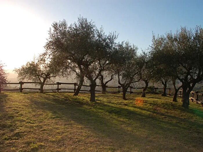 Casa con 10 locali in vendita in Via Martiri della Libertà, Santo Stefano Di Magra