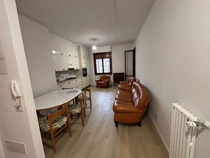 Appartamento quadrilocale in affitto in Piazza Boccaccio, Scandicci