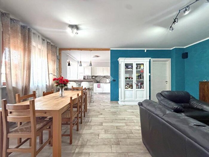 Appartamento quadrilocale in vendita in Via san giacomo, Centro, La Loggia