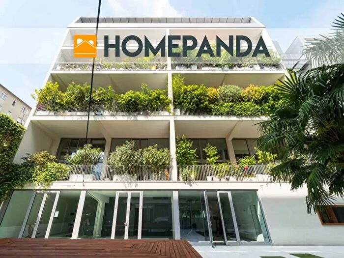 Appartamento trilocale in vendita in Via Privata Flumendosa, Milano