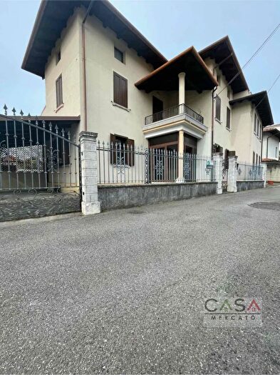 Casa con 5 locali in vendita in Via Cavalleria, Pordenone