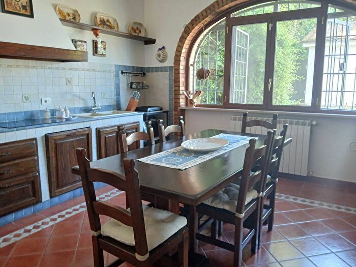 Casa con 5 locali in affitto in Centro, Anguillara Sabazia