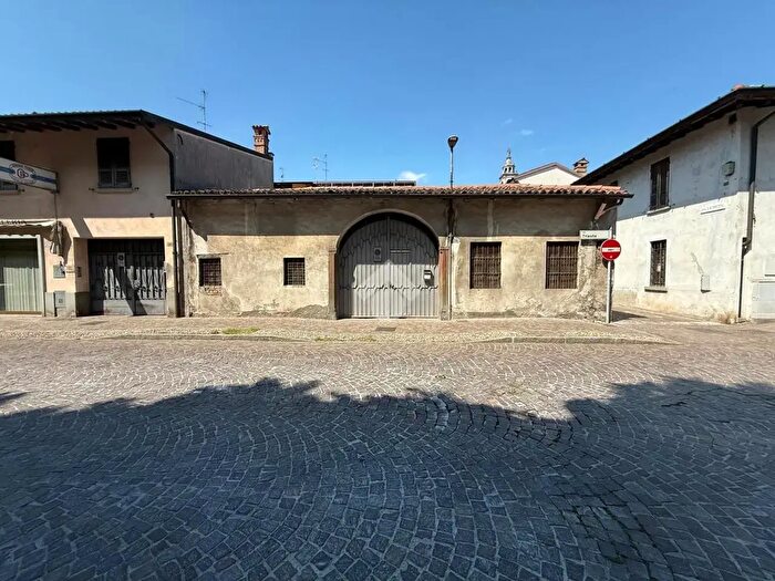 Casa quadrilocale in vendita in Via Trieste, Covo