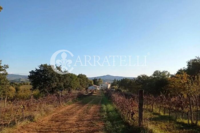 Casa con 16 locali in vendita in Campagnatico