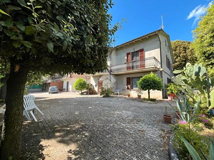 Appartamento trilocale in vendita in Località Bagni, Orvieto