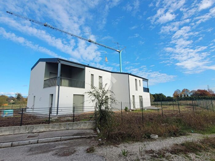 Casa quadrilocale in vendita in Via San Giovanni Lupatoto, Verona