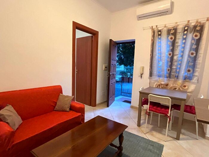 Appartamento bilocale in affitto in Via Girone, Anfiteatro, Pozzuoli