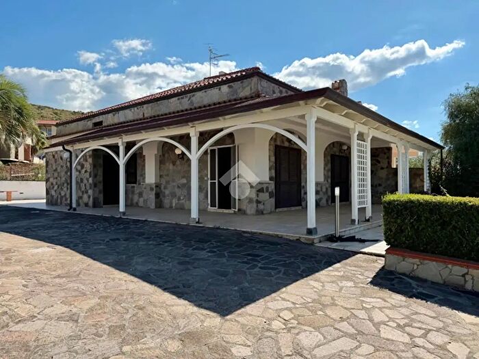 Casa con 5 locali in vendita in Via Tredoliche, Diamante