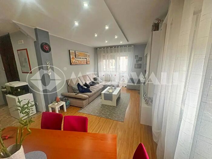 Appartamento con 5 locali in vendita in Via Cesare Battisti, Maniago