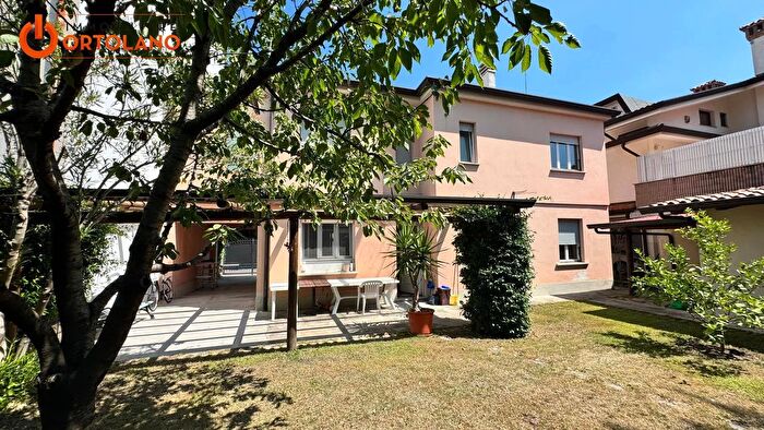 Casa con 8 locali in vendita in Via Vincenzo Gioberti, Monfalcone
