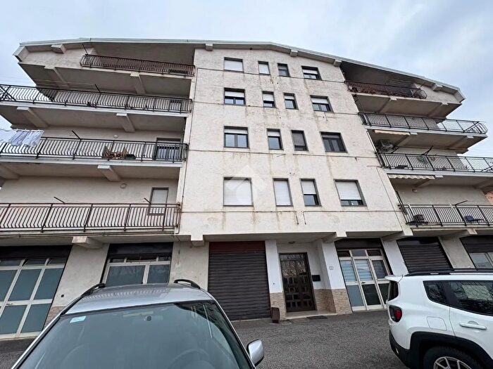 Appartamento con 5 locali in vendita in Via Michelangelo, Spezzano Della Sila