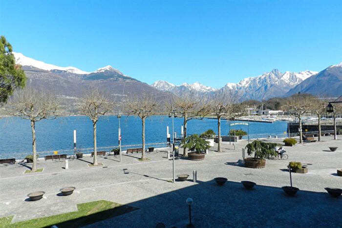 Appartamento trilocale in vendita in Piazza Garibaldi, Colico