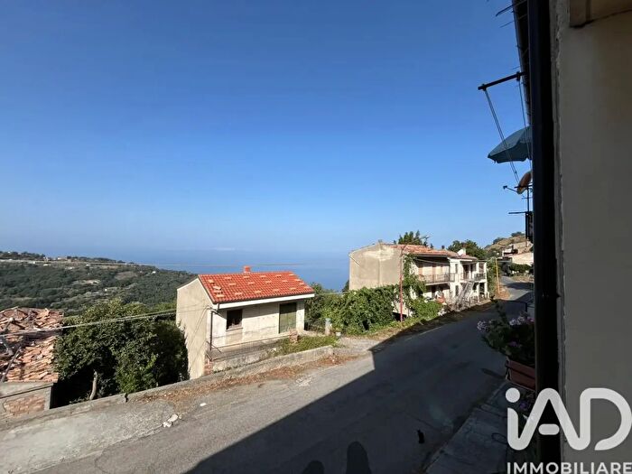 Casa quadrilocale in vendita in Via Luisi, Fiumefreddo Bruzio