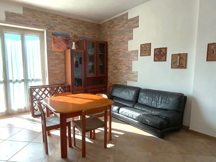 Appartamento quadrilocale in vendita in Strada al Castello di Mirafiori, Torino