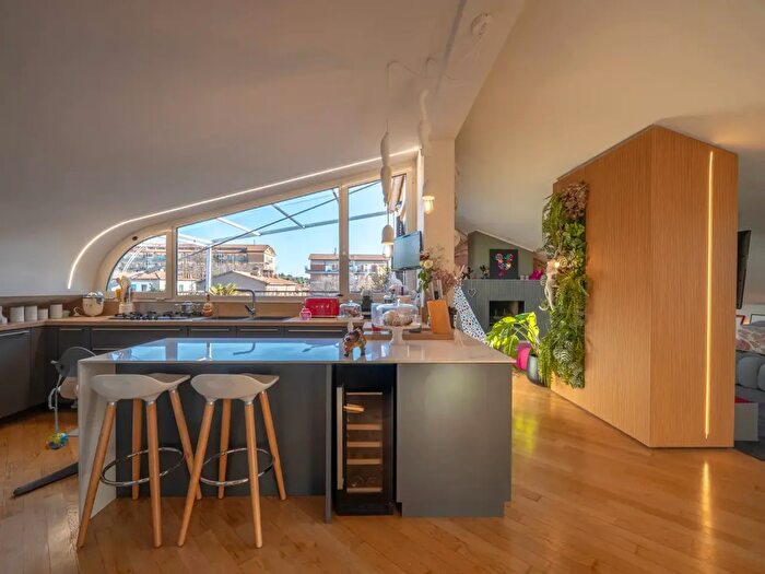 Appartamento con 5 locali in vendita in Via Jacopone da Todi, Perugia