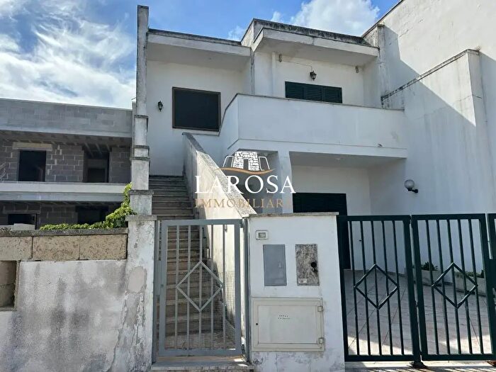 Appartamento quadrilocale in vendita in Via Zeno, Melendugno