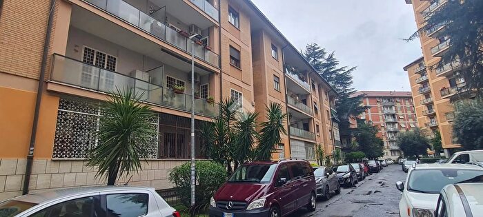 Appartamento trilocale in vendita in Via Giggi Pea, Roma