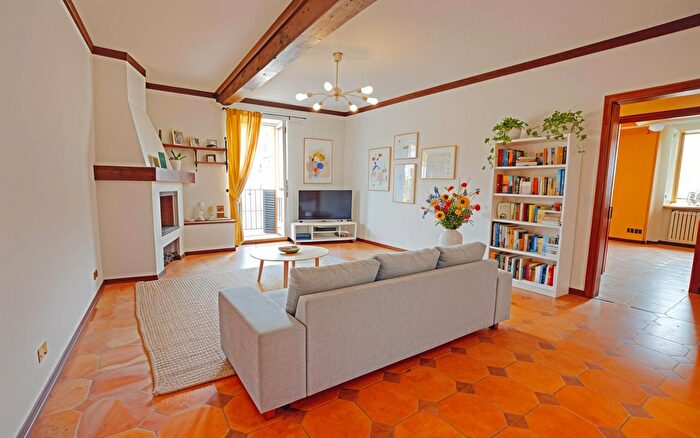 Appartamento quadrilocale in vendita in Piazza San Pietro, Mondovi