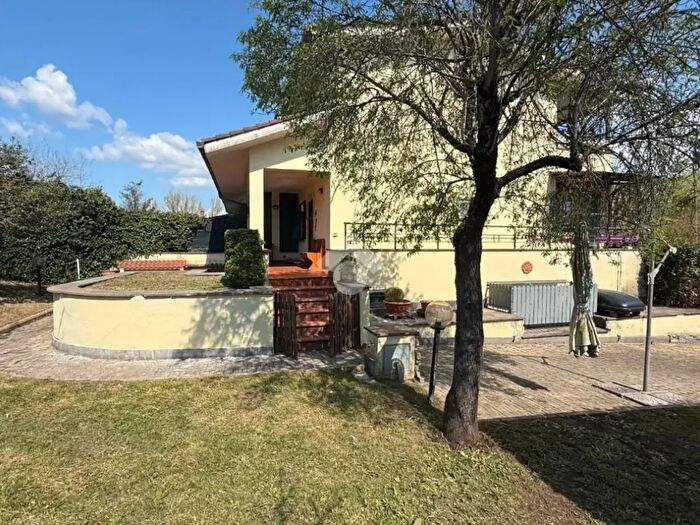 Casa trilocale in vendita in Via Provinciale Capena Rignano Flaminio, Capena