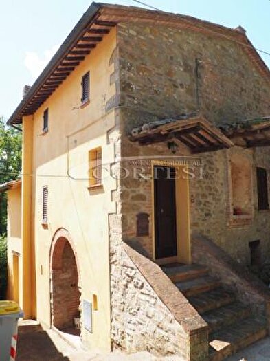 Casa con 6 locali in vendita in Strada Comunale di Solfagnano, Perugia