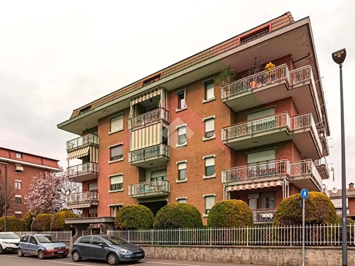 Appartamento con 5 locali in vendita in Via San Francesco d'Assisi, Cirie'