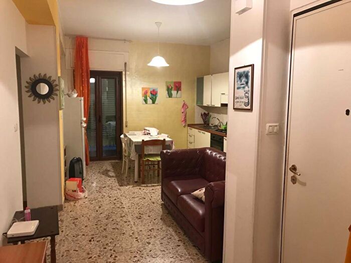 Appartamento trilocale in affitto in Via Lungomare Stefano Pugliese, Catanzaro Lido, Catanzaro