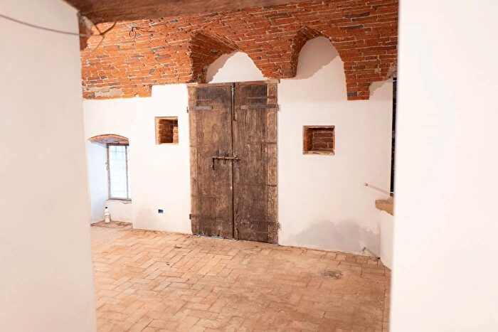 Appartamento trilocale in vendita in Via Voltegna, Ovada