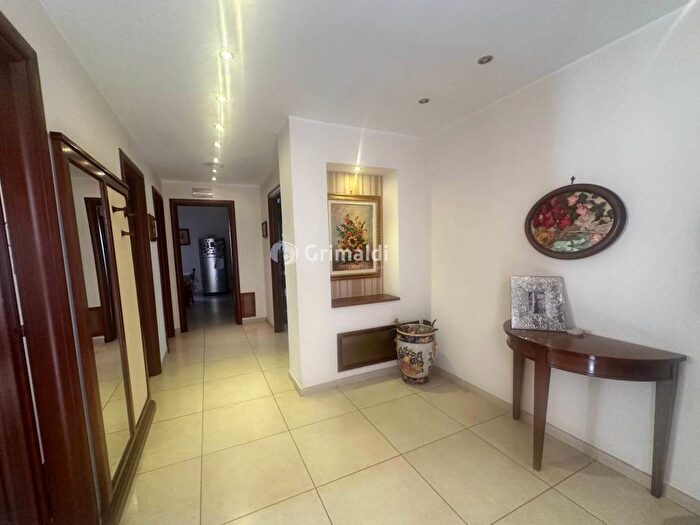 Appartamento trilocale in affitto in Via Giulio Pastore, Centro, Acerra