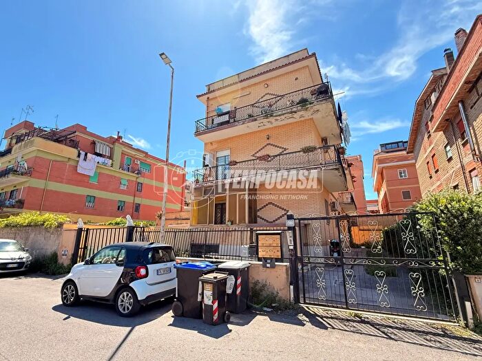 Appartamento bilocale in vendita in Via Cologno Monzese, Roma