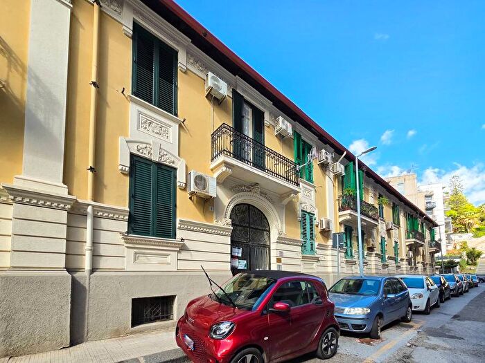 Appartamento trilocale in affitto in Via Gonfalone, Regina Margherita Torrente Trapani, Messina