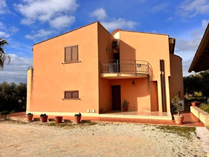 Casa con 6 locali in vendita in Sciacca