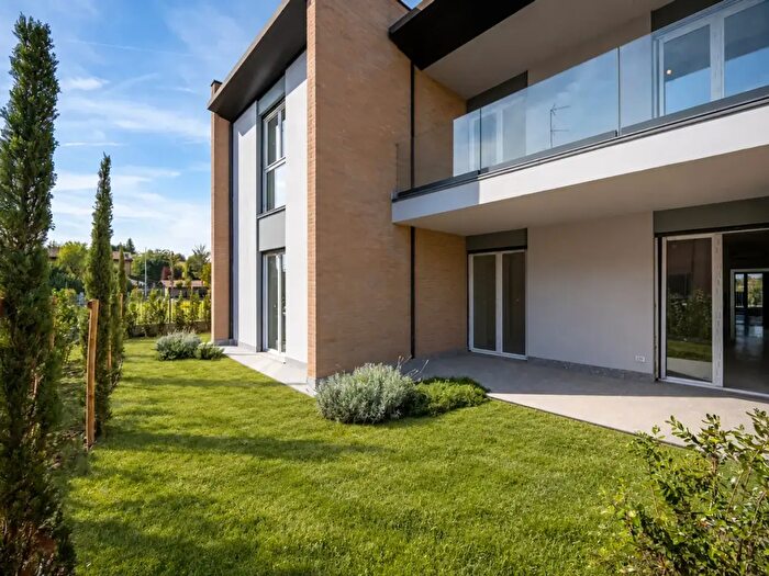 Appartamento trilocale in vendita in Via Monzato, Traversetolo