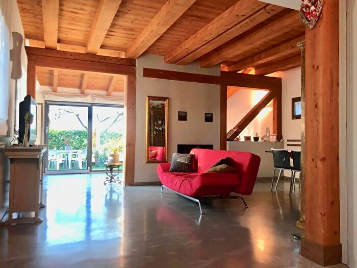 Casa con 6 locali in vendita in Conegliano