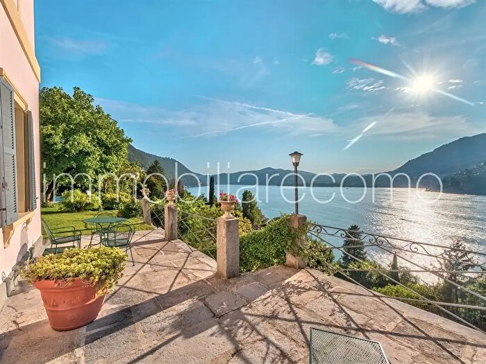 Appartamento con 6 locali in vendita in Via Caronti, Blevio