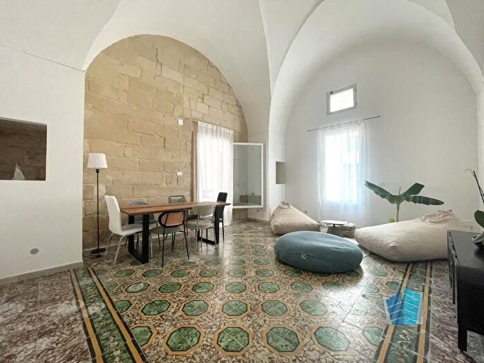 Appartamento trilocale in vendita in Via Manno, San Cesario Di Lecce