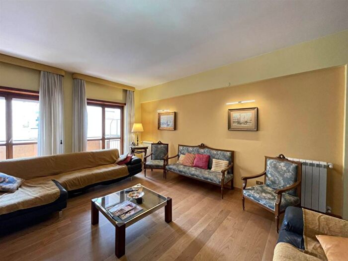 Appartamento quadrilocale in affitto in Libertà Villabianca, Palermo