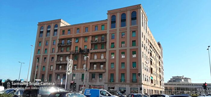 Appartamento con 5 locali in vendita in Via Antonio Cantore Genova, Genova