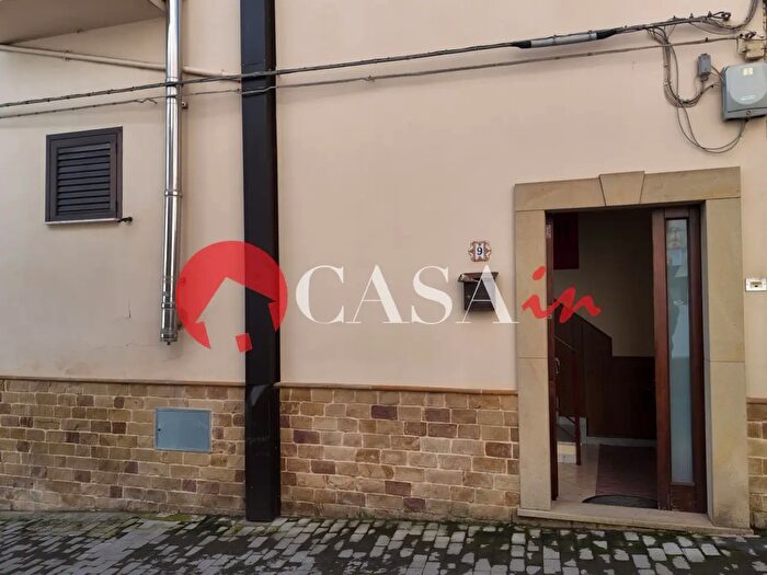 Casa con 8 locali in vendita in Vicolo Secondo Sotto Via Santa Croce, Nicosia