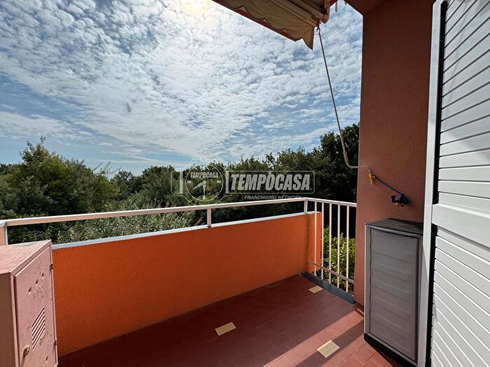 Appartamento bilocale in vendita in Via degli Oleandri, Varazze