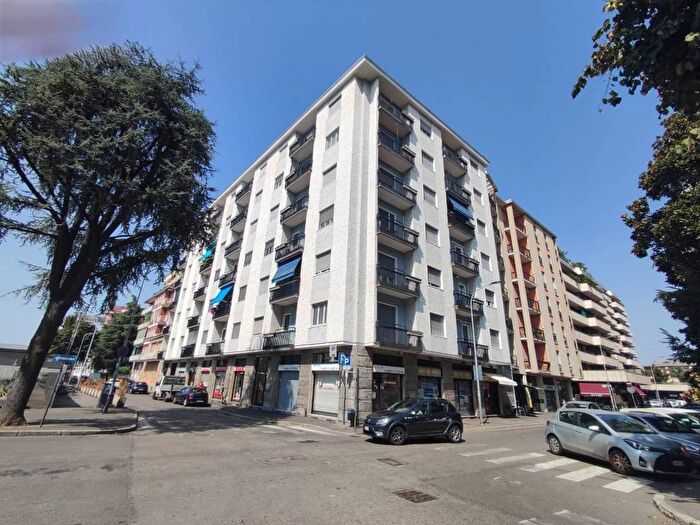 Appartamento trilocale in affitto in Via Torino, Stazione, Rho