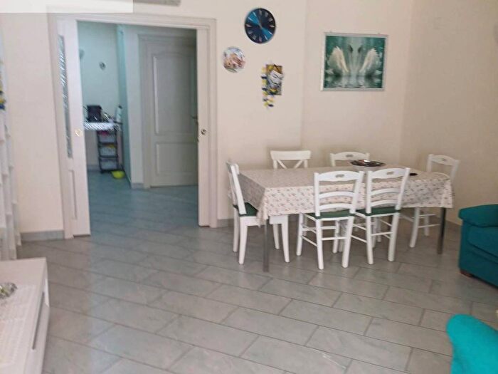 Casa con 6 locali in affitto in Via Leonardo Da Vinci, Lungomare, Viareggio