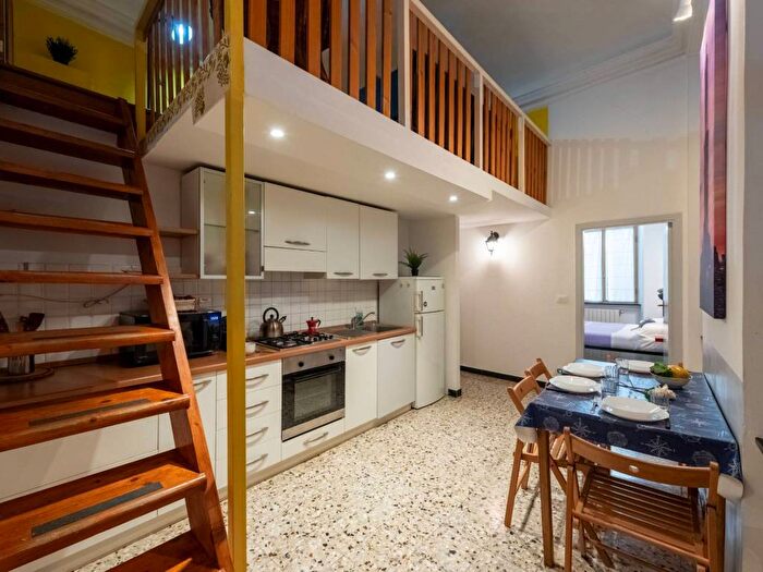 Appartamento trilocale in affitto in Vico di San Filippo, Prè, Genova